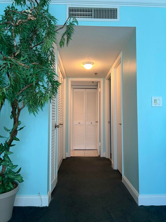 Building Photo - 4750 S Ocean Blvd