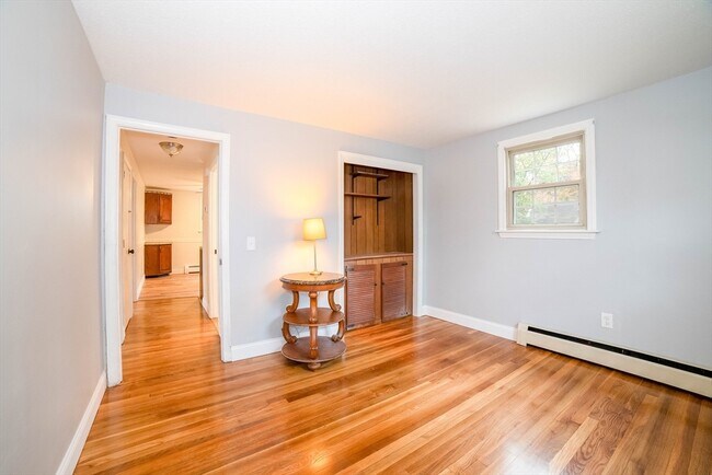 Building Photo - 6 Boston Dr