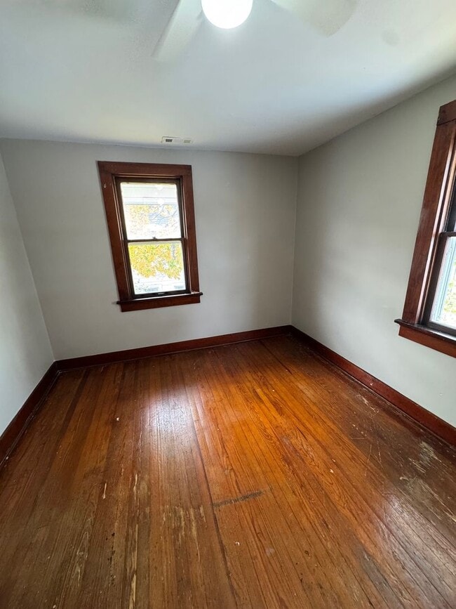 Building Photo - 1211 Bell Ave