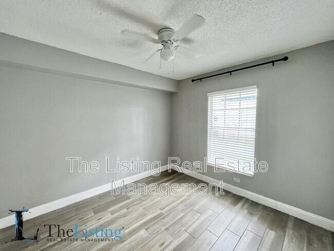 Building Photo - 13828 Timberbrooke Dr