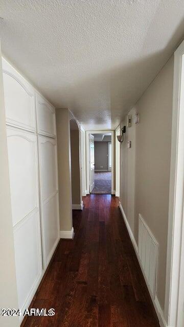 Building Photo - 211 E Tremaine Ave