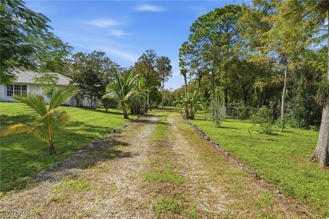 Building Photo - 391 8th St SE