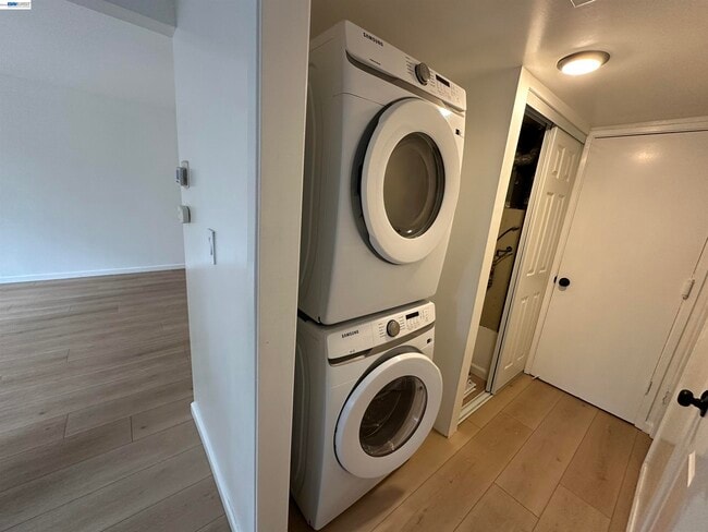 Building Photo - 157 El Dorado Common