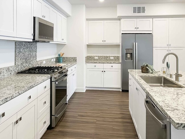 Building Photo - 1893 Union St