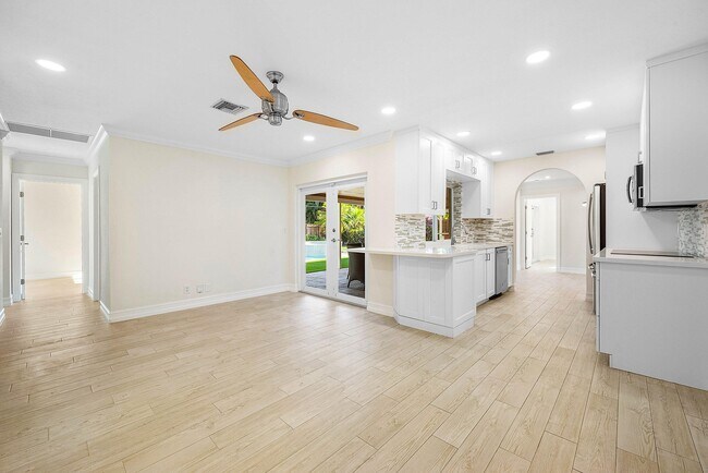 Building Photo - 1061 NW 3rd St