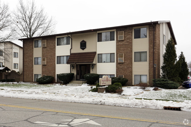 Building Photo - Sheffield Village Apartments & Townhomes