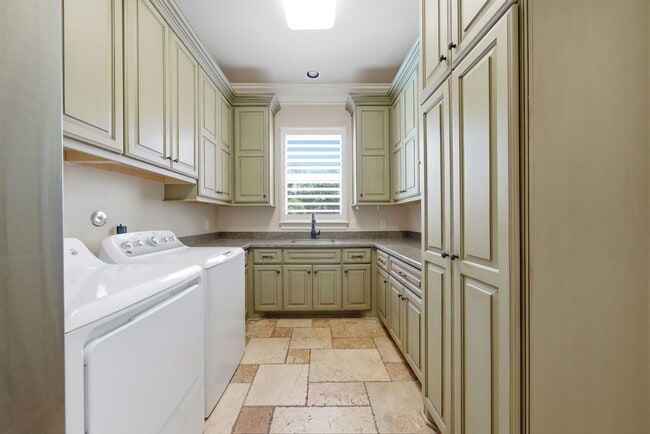 Building Photo - 14302 Belle River Ln