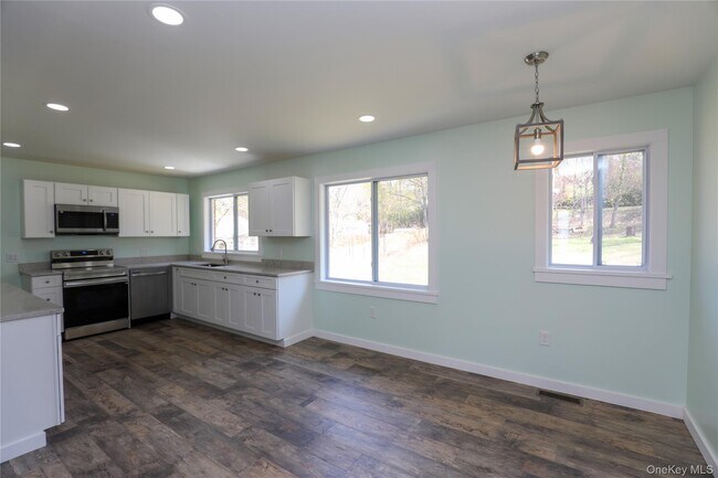 Building Photo - 111 Zandhoek Rd