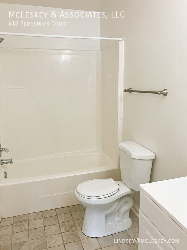 Building Photo - 418 Sedgewick Ct