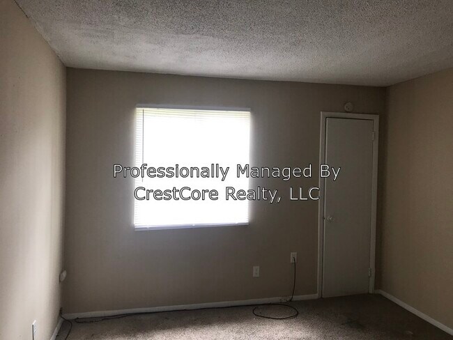 Building Photo - 4651 Royal Ridge Dr