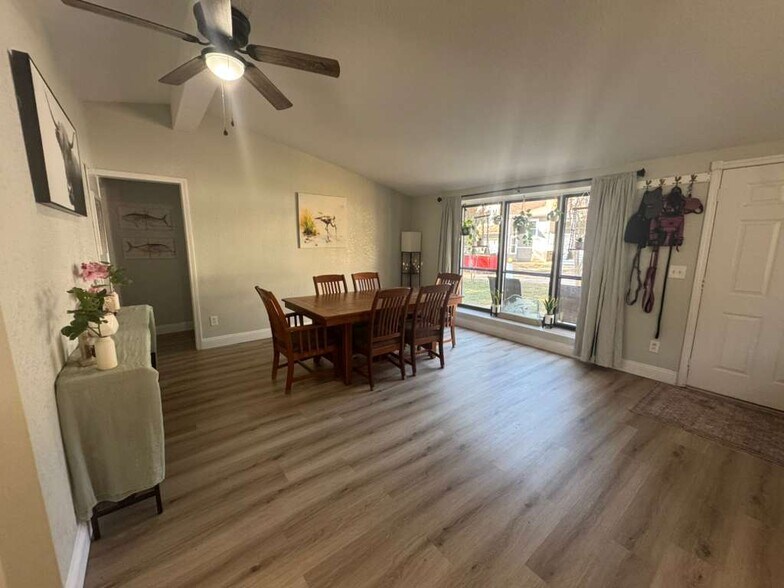 Building Photo - 113 Briggs St