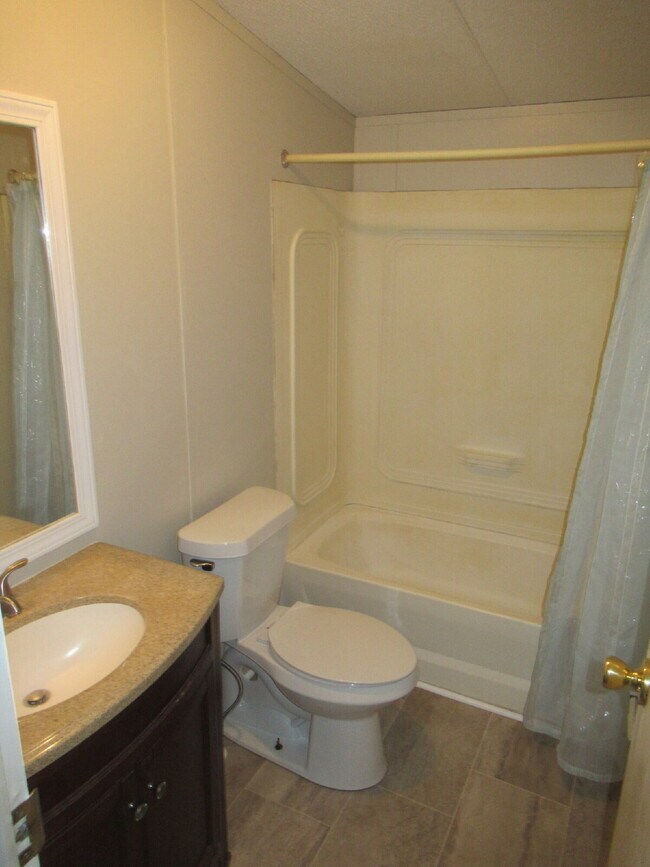 Building Photo - Move-In Ready 4-Bedroom Home on a Private Lot Just North of Lincolnton!