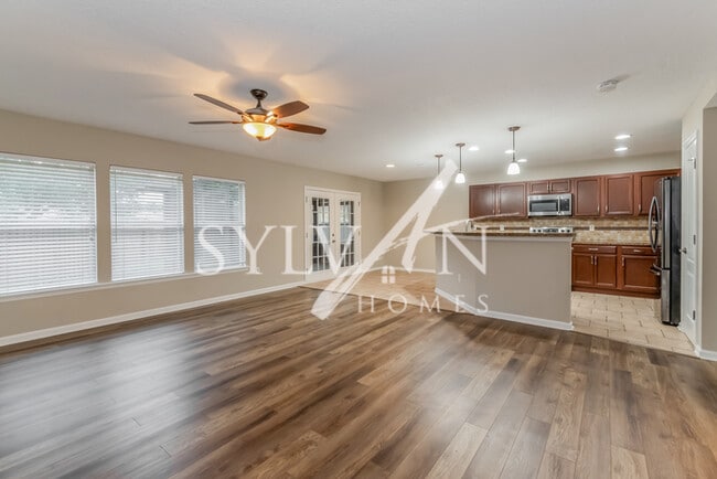 Building Photo - Lease today! No extra charge for contentme...