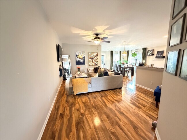 Building Photo - 1807 Emerson Ridge Dr