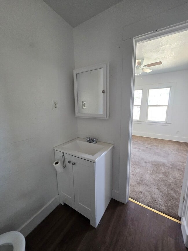 Building Photo - 3 Bedroom 1 Bath home coming soon