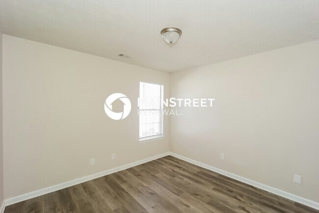 Building Photo - 3 Bedroom Pet-Friendly Home in Jonesboro, GA with Main Street Renewal