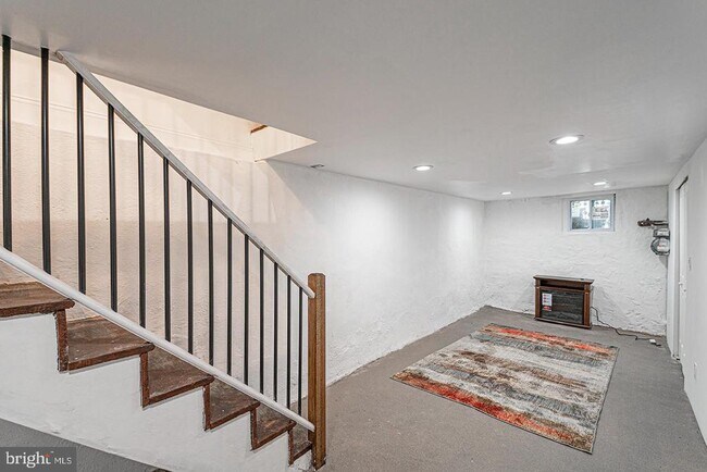 Building Photo - 2238 Oakford St