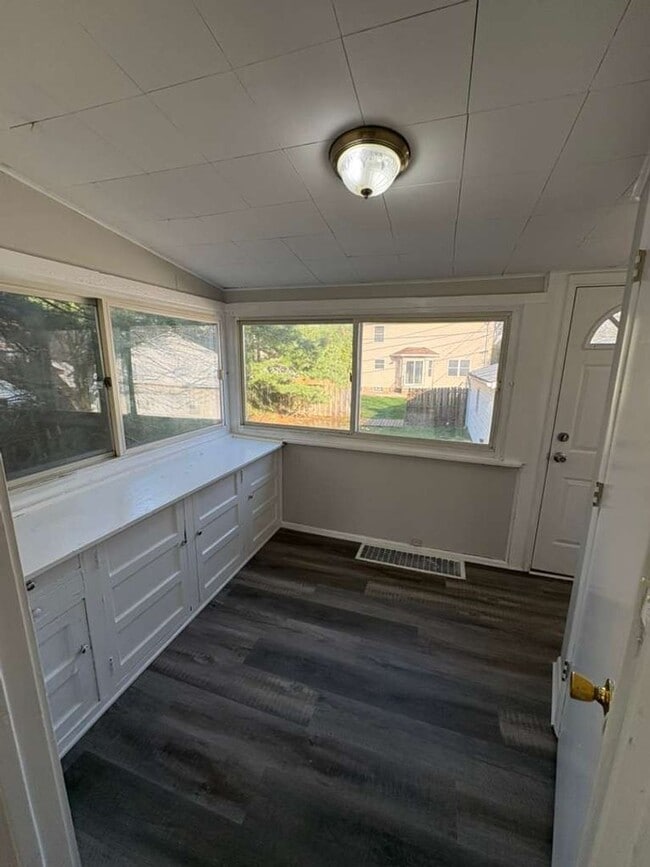 Building Photo - Spacious Single Family Home in Willowick