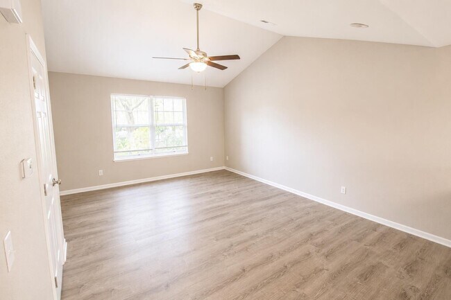 Building Photo - 1306 Godas Cir