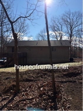 Building Photo - 555 E No Name Rd