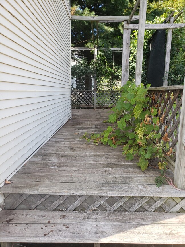 Building Photo - 2 Bedroom Single family home in Wausau!