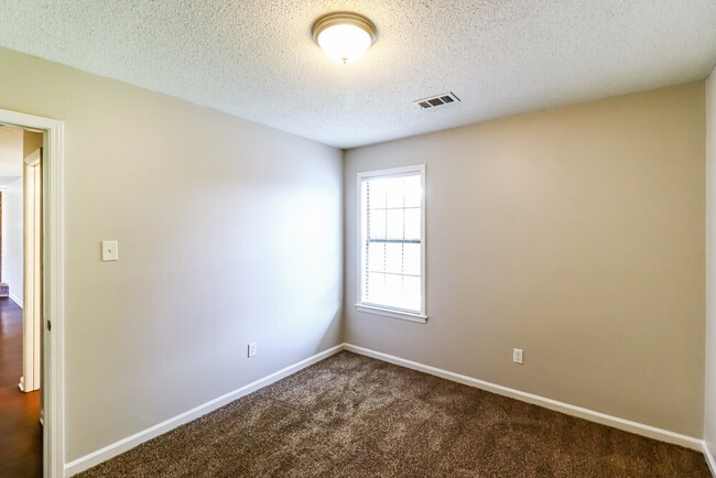 Building Photo - 7133 Butterfly Dr