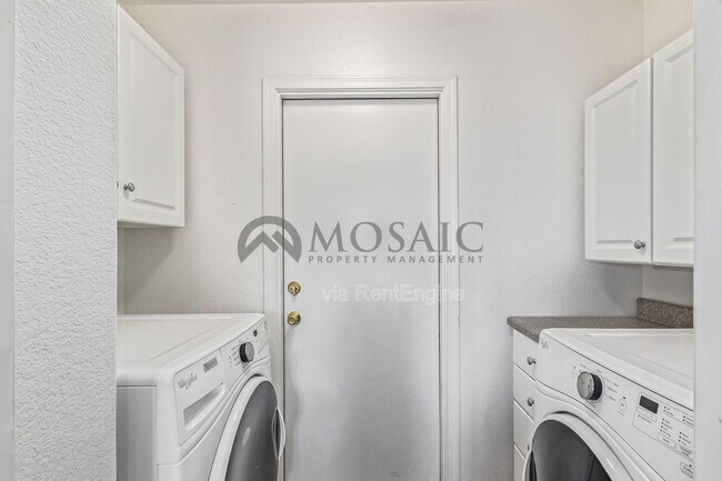 Building Photo - 1797 E Lindrick Dr