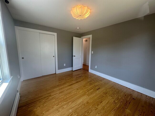 Building Photo - 411 Cutts Ave