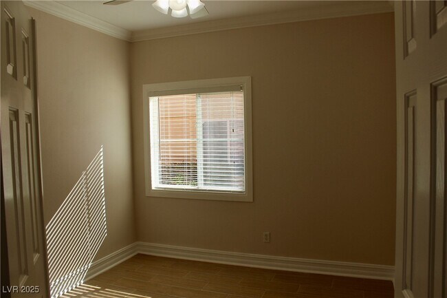 Building Photo - 733 Chase Tree St