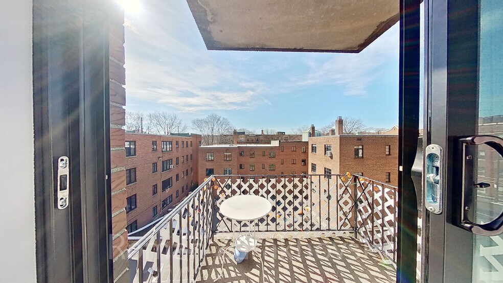 Building Photo - 85 Sutherland Rd