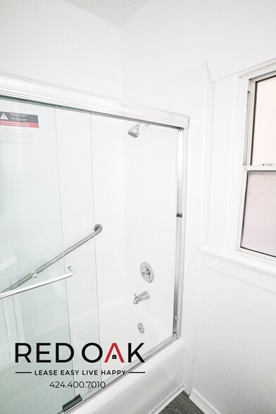 Building Photo - 527 W 15th St