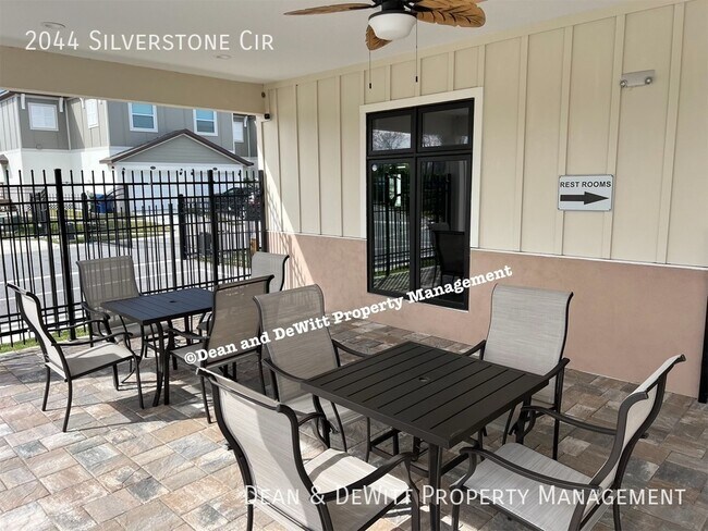 Building Photo - 2044 Silverstone Cir