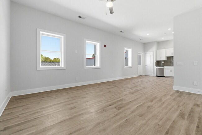 Building Photo - Downtown Gastonia Condo