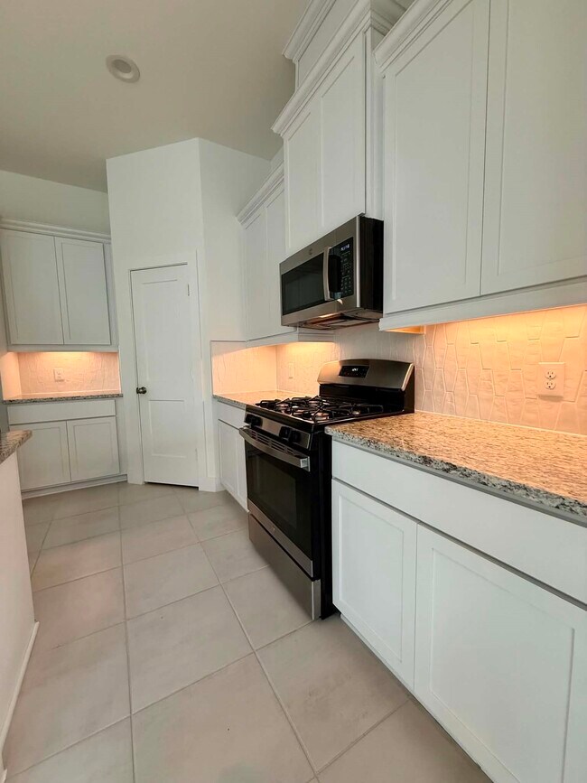 Building Photo - 1539 Crystal Stream Dr