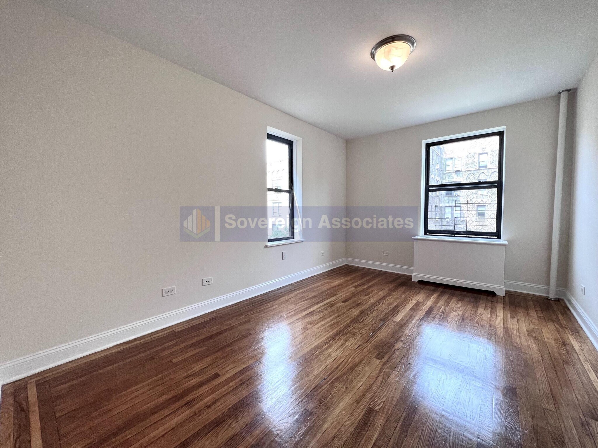 Building Photo - 105 Pinehurst Ave