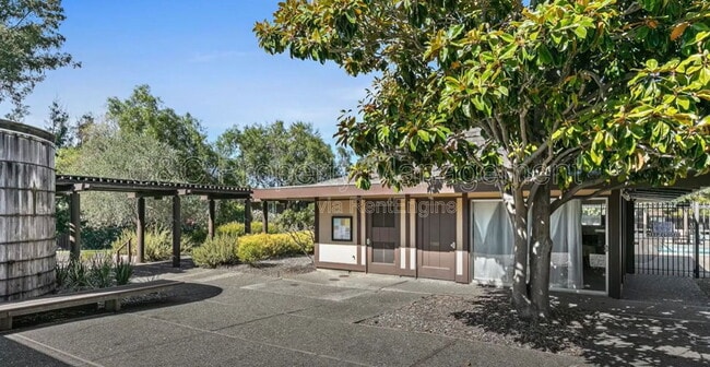 Building Photo - 938 Lea Dr