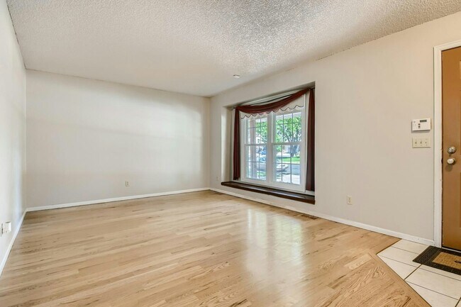 Building Photo - 13245 Monroe Way