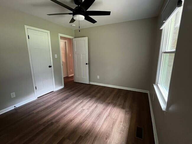 Building Photo - 5620 Blue Spruce Dr