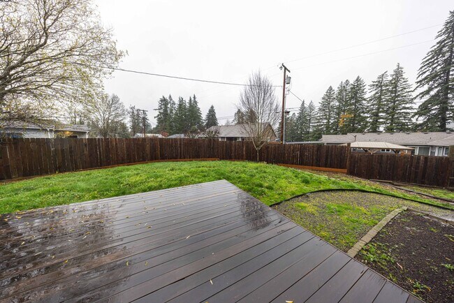 Building Photo - Three bedr. one level home in Washougal - Fenced yard