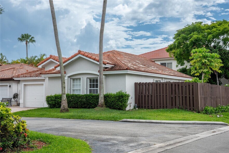 Building Photo - 11252 NW 58th Ter