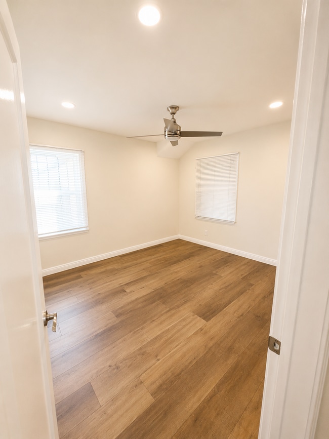 Building Photo - 2157 W 109th Pl