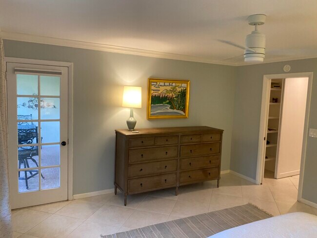 Building Photo - 800 Coquina Ln