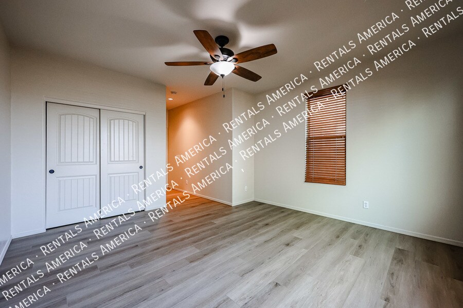 Building Photo - 3410 S Sunland Dr