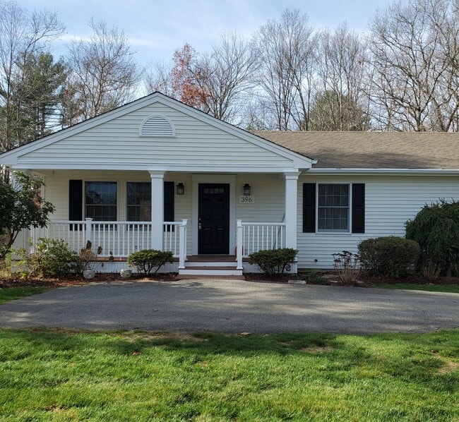Primary Photo - 396 Forest St
