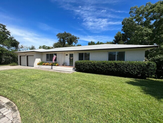 Building Photo - Splendid 3 Bed/2 Bath Home in North Pensacola