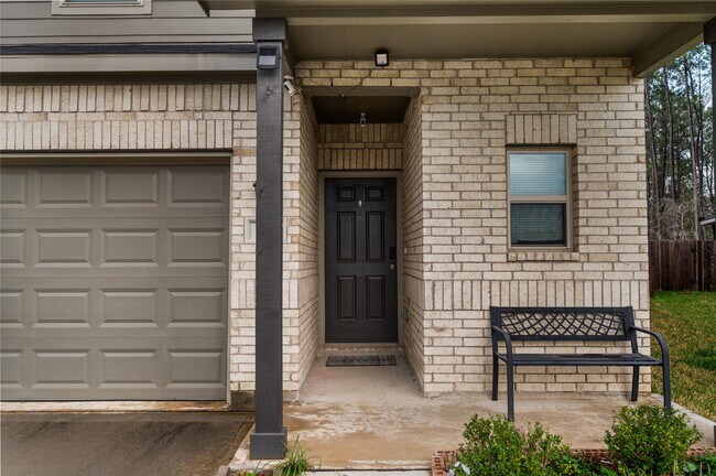 Building Photo - 707 Long Cedar Dr