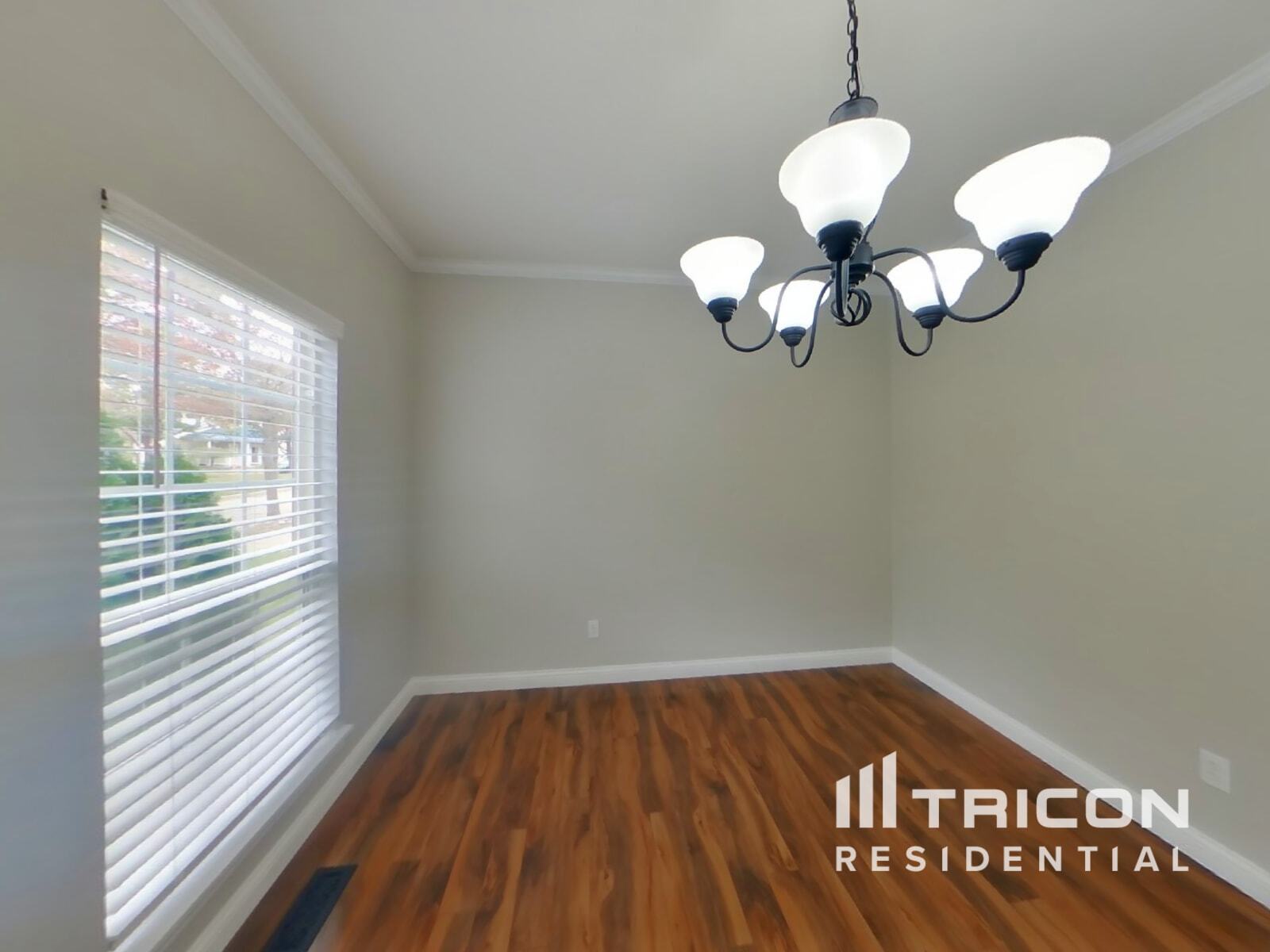 Building Photo - 621 Summer Stone Dr