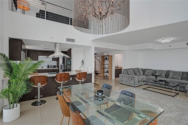 Building Photo - 7930 East Dr