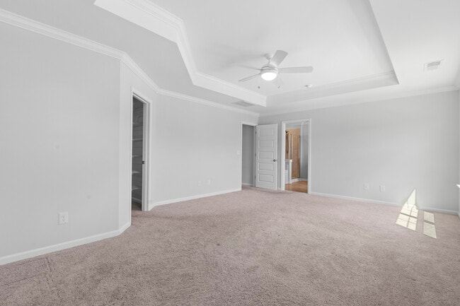 Building Photo - 837 Peony Ln