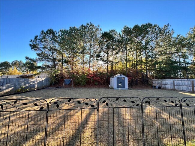 Building Photo - 789 Roxholly Ln NE